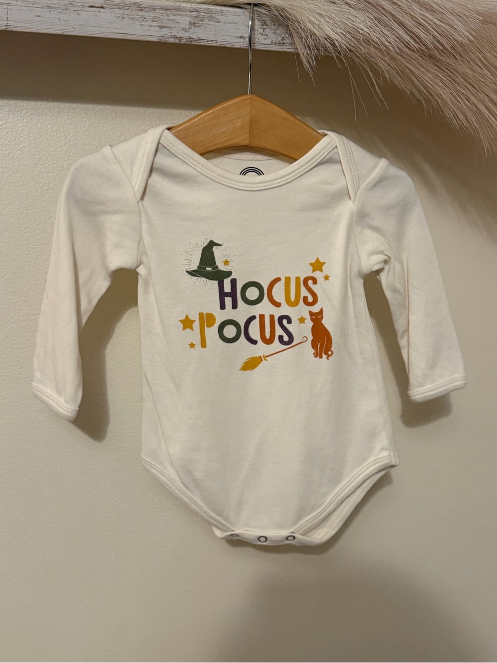 Emerson and Friends Hocus Pocus Long Sleeve Baby Onesie Cream Halloween 6-12M